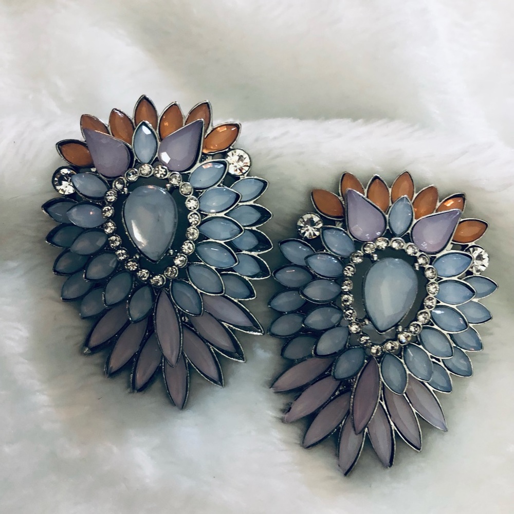 Earrings - Picture 2 of 8